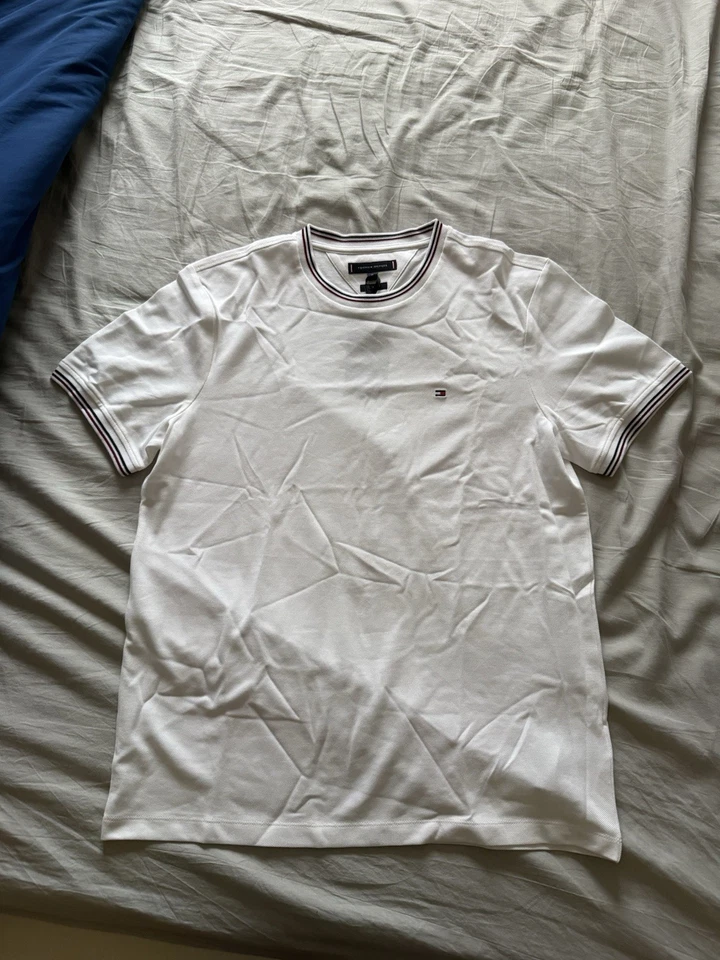 T-shirt Tommy Hilfiger - NEUF Taille M - Photo 2/3