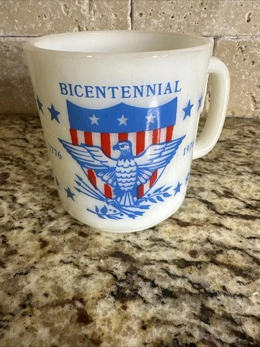 Vintage Milk Glass Bicentennial Coffee Mug Cup USA 1776 1976 Glasbake Americana