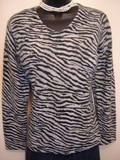 JENNIFER MOORE Sweater M Soft FuzZy V Neck Black Gray Animal Print Zebra Stripe