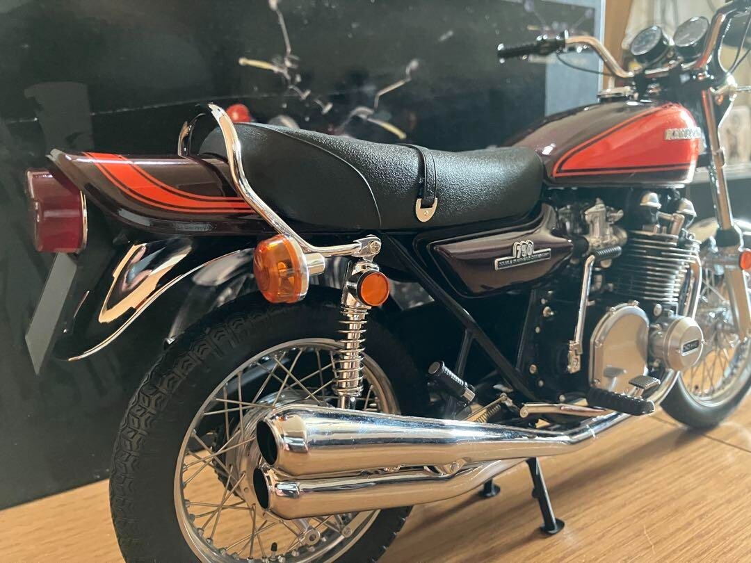 Minichamps Kawasaki Z2 750RS Fireball Color 1/6 Scale #PCKEY6 1/6