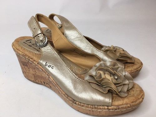 boc wedges with flowers