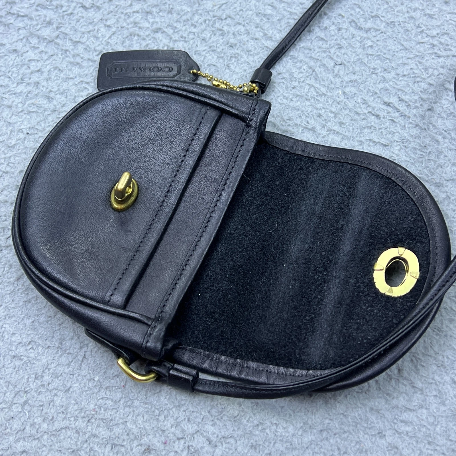 Borsa a tracolla Coach Mini Watson 6606 vintage pelle nera ottone chiusura girevole pochette