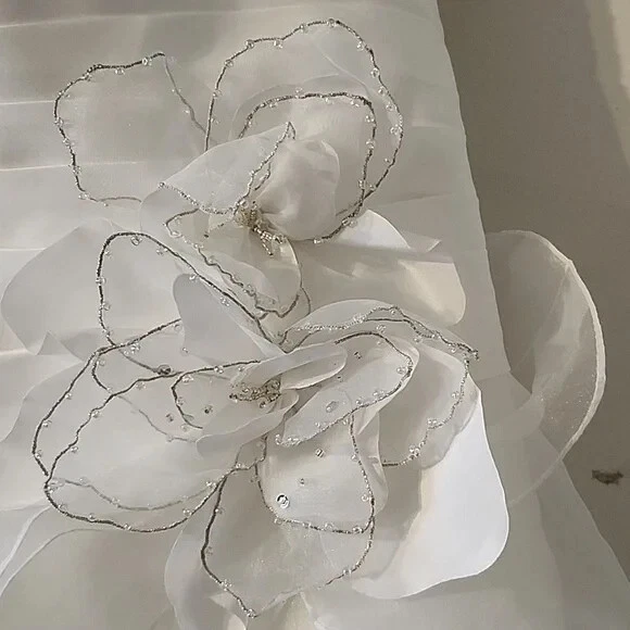 Vestido de novia blanco suave sin tirantes alto bajo talla 8 con flores 3D envío GRATIS Foto 3 de 4