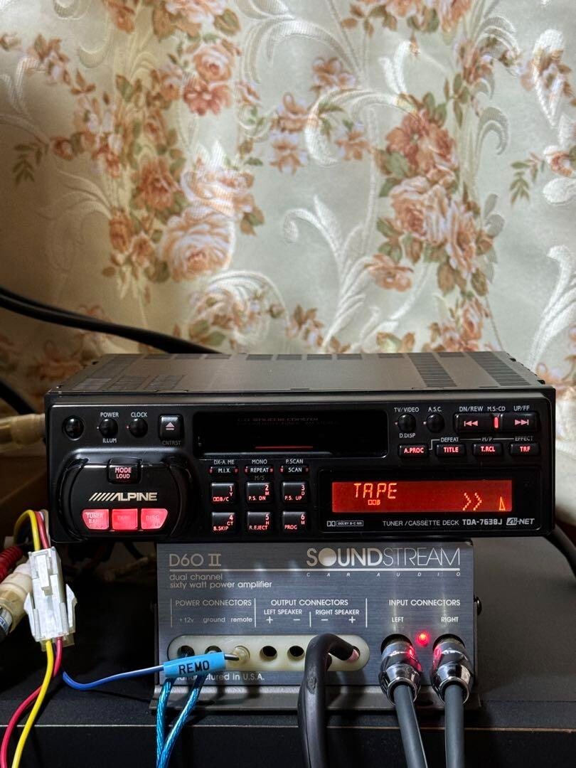 SOUNDSTREAM D60 II デュアルチャンネルパワーアンプ Soundstream D60 II 2-channel Old School amplifier Operation