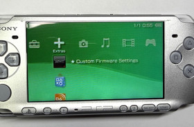 Sony PSP 3000 Mystic Silver Handheld Console -Memory Card, Charger + New Battery