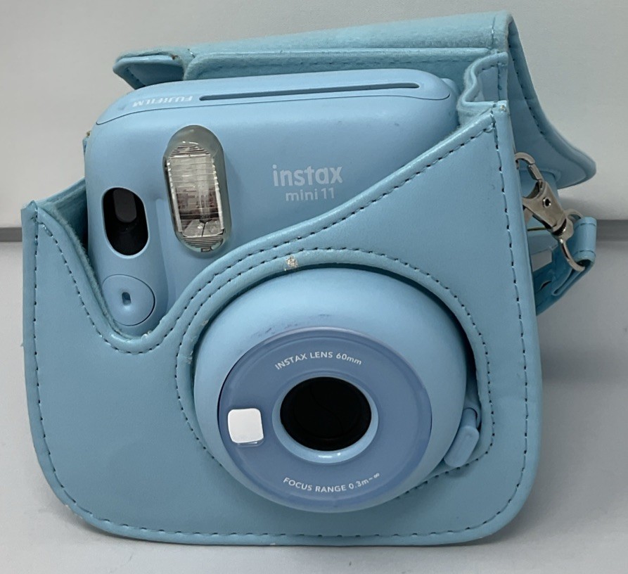 Fujifilm Instax Mini 11 Instant Camera in Blue with Case – Tested & Fully Functional-image