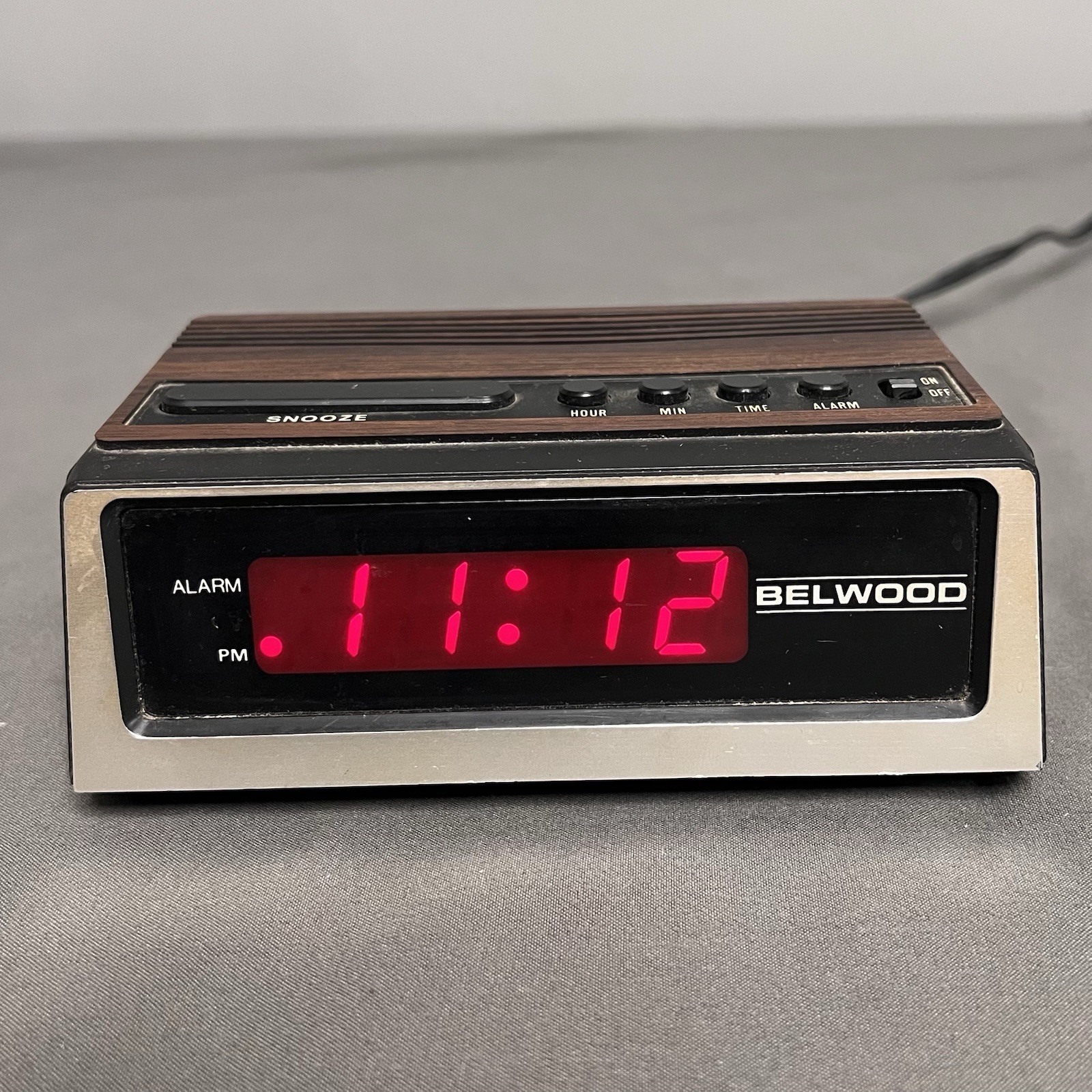 VTG Belwood Digital Alarm Clock Model #1932 Faux Wood Grain Tested