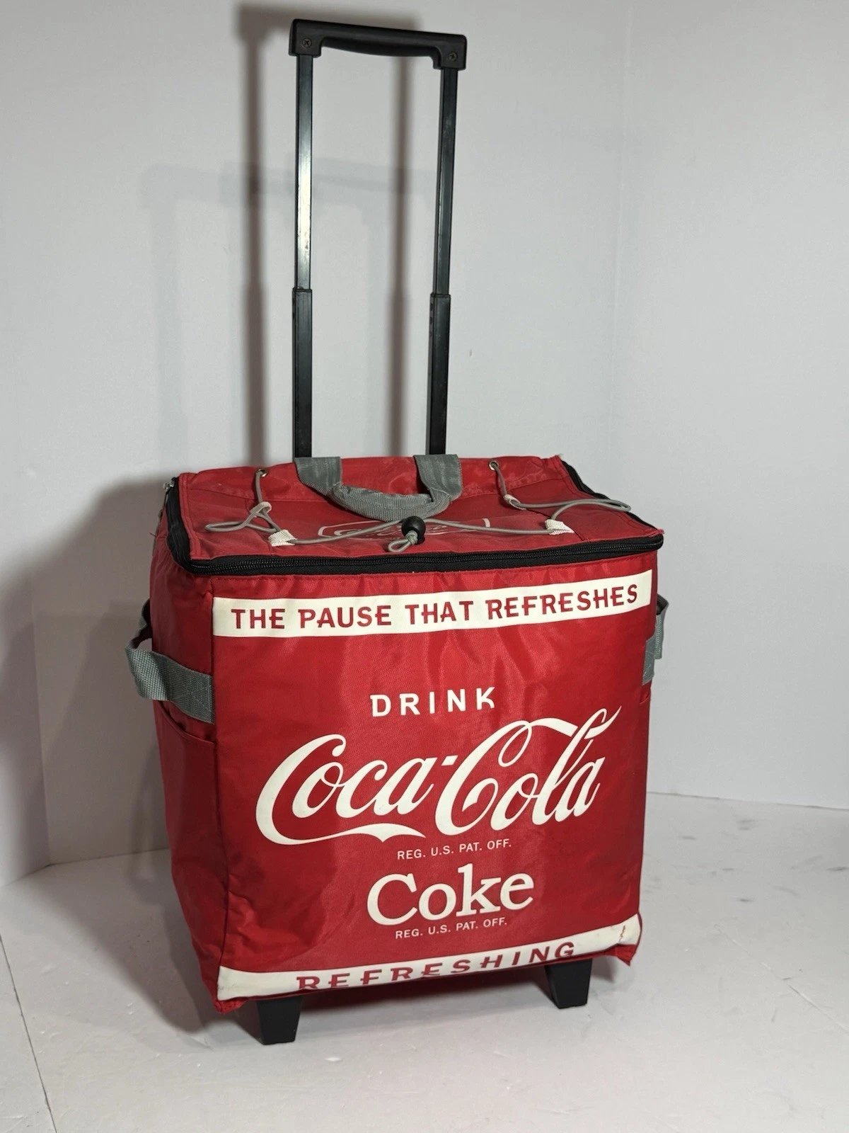 Drink Coca Cola The Pause That Refreshes Handle Rolling Cooler Bag
Opens in a new window or tab