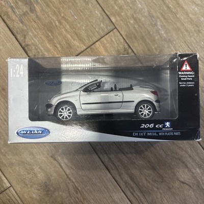EXTREMELY RARE Welly Peugeot 206 CC Silver met 1:24 Die Cast NEW 