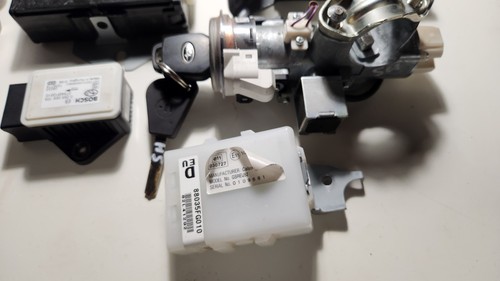 Subaru Forester SH 03/08-08/12 2.5lt ECU Ignition Keys Modules Cluster 265000kms - Picture 4 of 9