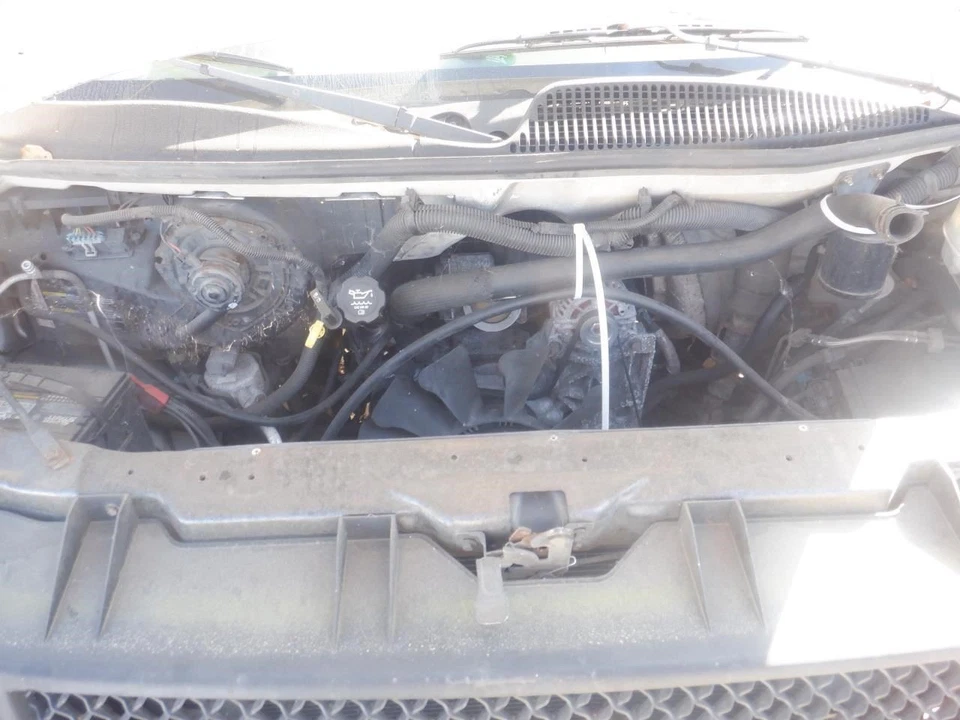 Luz de estacionamiento/esquina del conductor debajo de los faros se adapta a 03-23 EXPRESS 2500 VAN 30407955 Foto 3 de 4