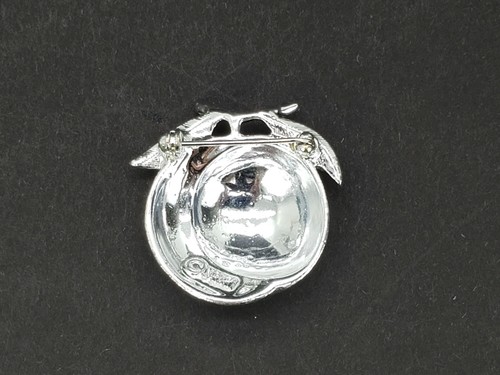Vintage Sarah Coventry Peach Fruit Silver Tone Textured Brooch Pin - Picture 3 of 5