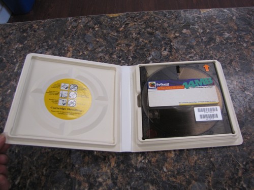 Vintage SyQuest 44MB 5.25" Removable Hard Disk Cartridge - MG42 - Afbeelding 2 van 4