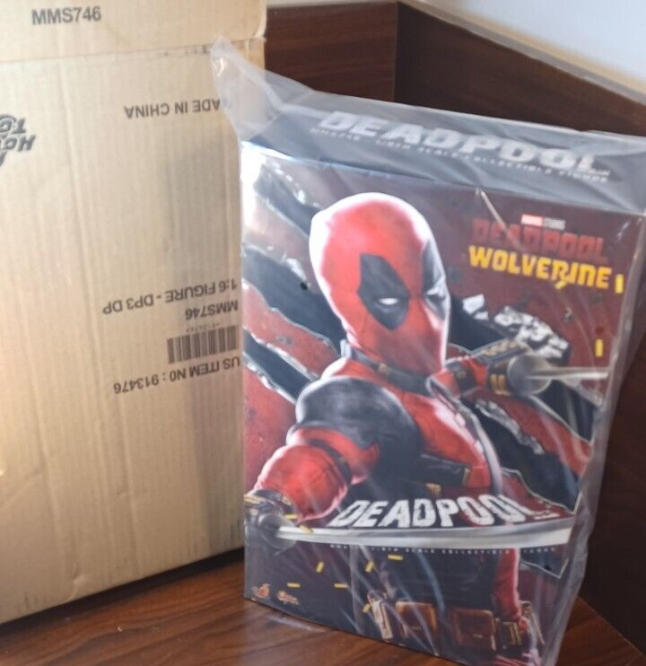 Hot Toys - Deadpool & Wolverine - Figura Deadpool escala 1/6 MMS746 - NUEVO - Envío y devolución gratuitos