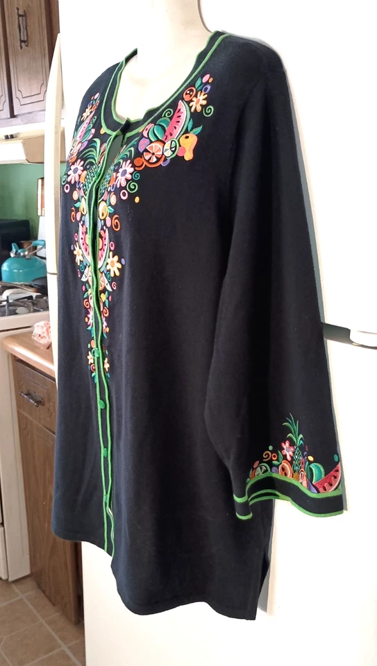 BOB MACKIE WEARABLE ART NEGRO BORDADO FRUTA FLORAL CÁRDIGAN SUÉTER TALLA 1X Foto 2 de 4