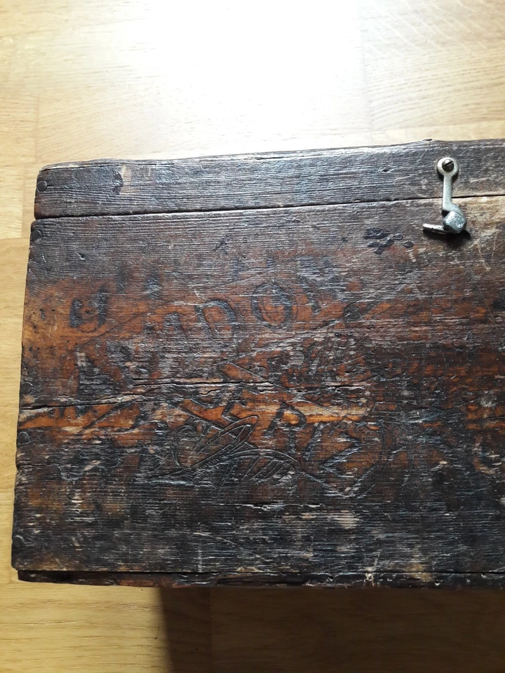 ANCIENNE CAISSE EN BOIS AVEC MARQUE RECLAME - Photo 2/4