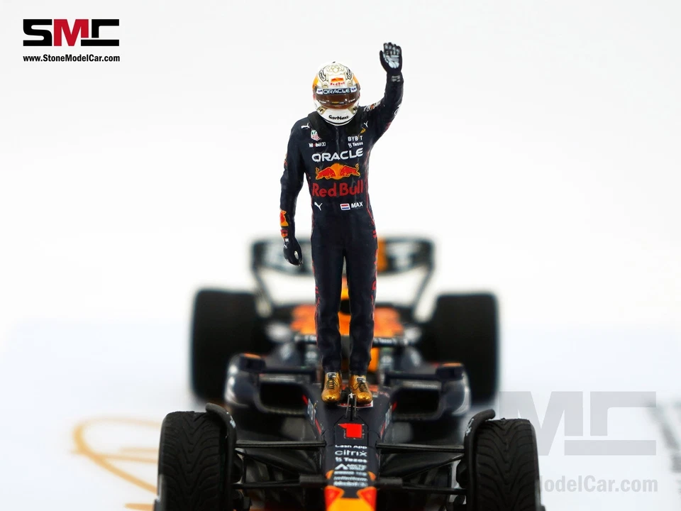 Red Bull F1 RB18 Max Verstappen Japan 2022 World Champion 1:43 Spark SMC Figure - Image 4 of 4