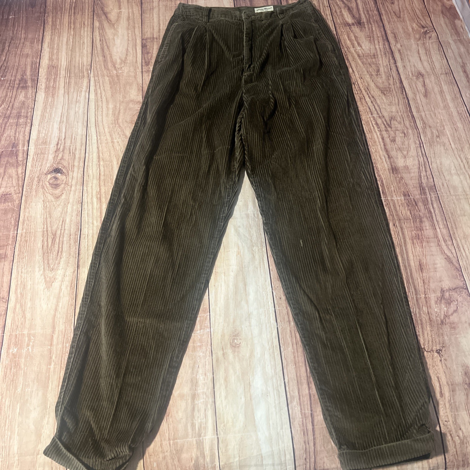 Eddie Bauer Women's Corduroy Pants Olive Size 12 Boyfriend Relaxed Straight Leg