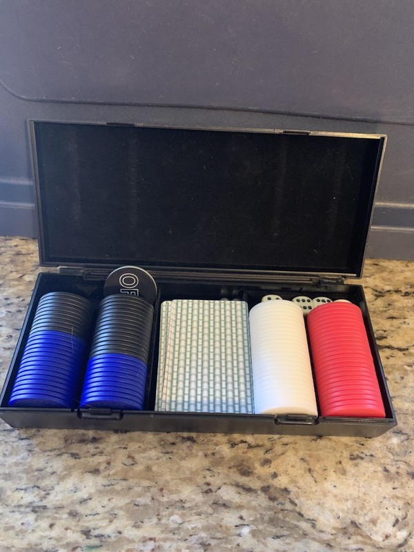 POKER SET w/ CASE