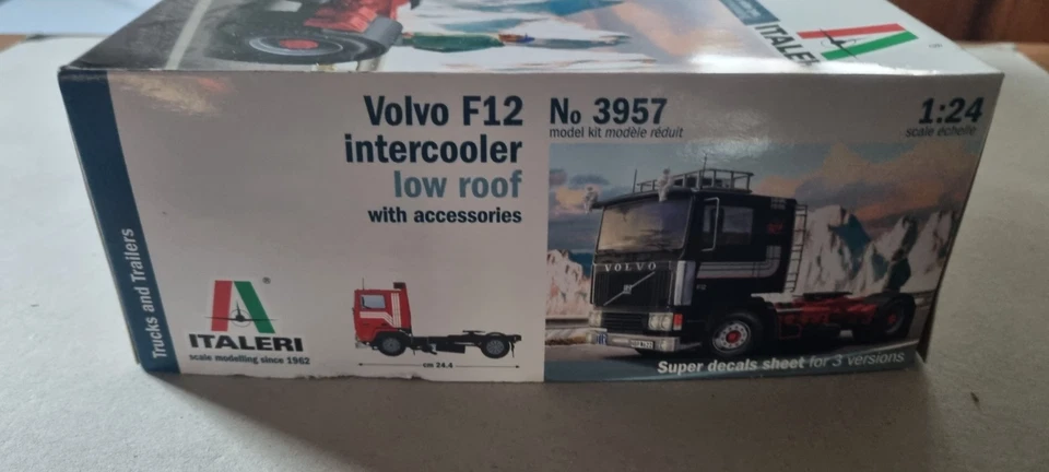 ITALERI Volvo F12 Intercooler Low Roof with accessories 1:24 N°3957 - Immagine 3 di 4