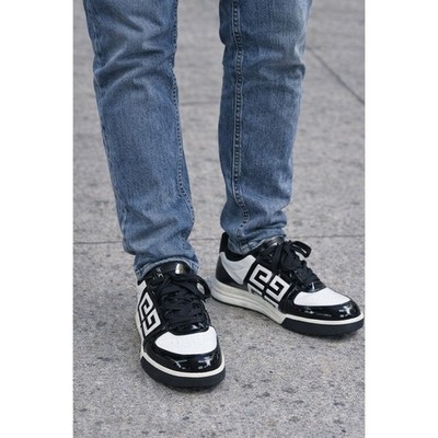 Givenchy G4 Low-Top Sneakers Mens 39 Black White Patent Leather 4G Logo EC0233