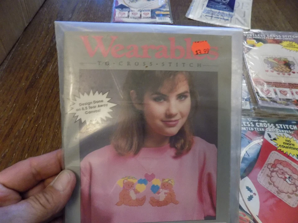 Lote De Colección Osos Iniciales Usables Punto de Cruz Innumerables Papá Noel Floral Vogart Artesanía Foto 2 de 4