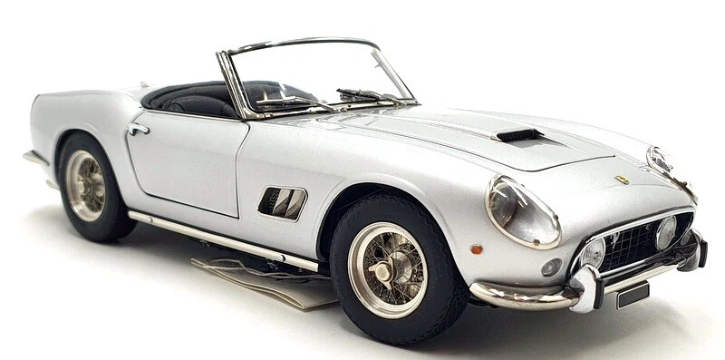 CMC 1/18 scale diecast - M-093 Ferrari 250 California SWB 1960 Metallic Silver - Image 2 of 4