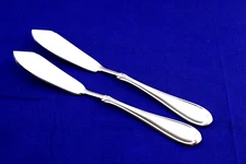 2 BUTTER KNIVES WALLACE SUMMERSET FROST Plain Back 18/10 Stainless Steel