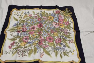 Foulard Fornasetti Vintage En Soie Pure – Motif Artistique Noir – Neuf Avec étiquettes