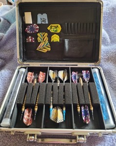 professional dart sets includes 2 cases