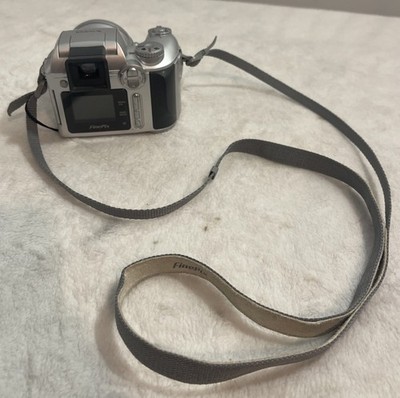 Fujifilm FinePix S3100 4.0MP Digital Camera Silver In Good Condition