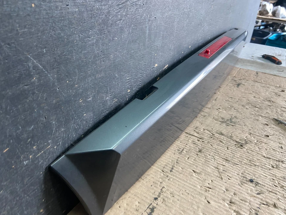 Infiniti QX56 2004 a 2010 puerta trasera puerta levadiza alerón ala con luz Q3412 DG Foto 3 de 4