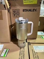 Stanley x ELF 40oz Honey Talks Quencher Tumbler - BRAND NEW/SEALED