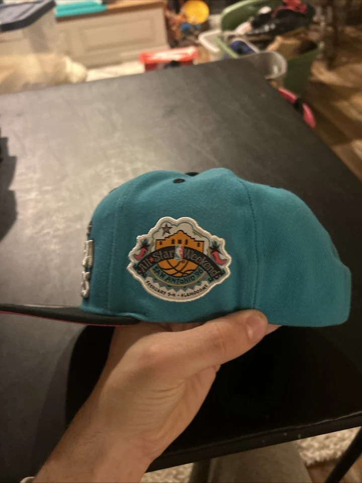 Sombrero Mitchell & Ness NBA All Star Weekend 1996 San Antonio Snapback verde azulado negro Foto 2 de 4