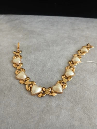 Vintage Gold Tone Heart Bracelet / Faux Pearl Accents – Romantic Costume Jewelry