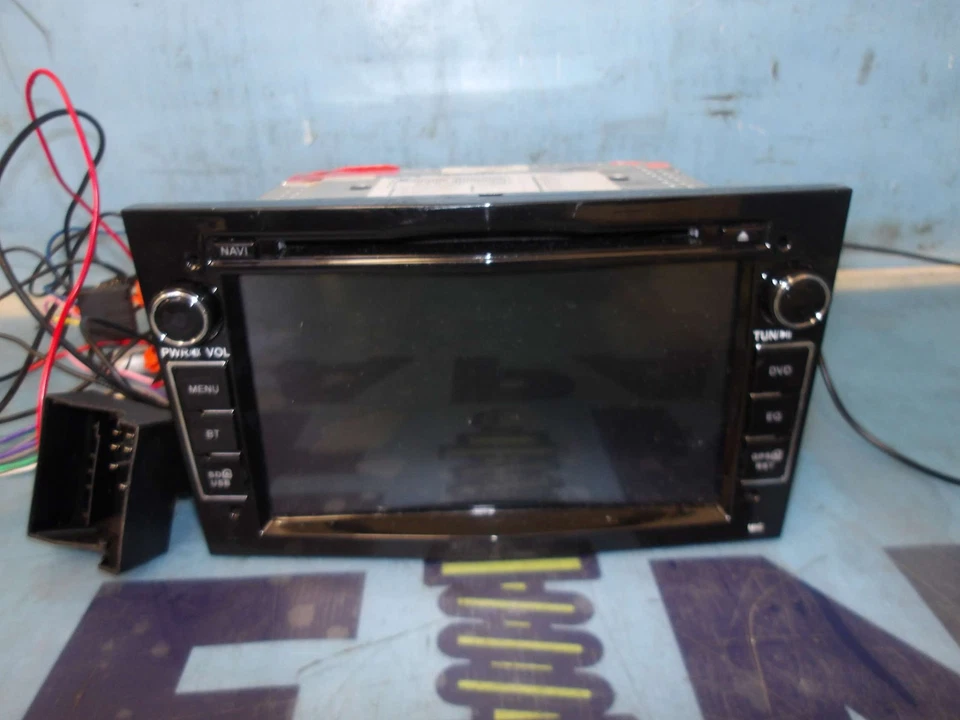 VAUXHALL CORSA D MK3 FL 2010-2014 STEREO RADIO SAT NAV CD PLAYER DISPLAY 42815 - Image 2 of 4