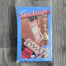 Yarn Tree Linen Stocking Kit - Snowflakes  & Holly Christmas Ornament 4.5"