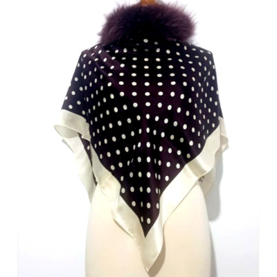 VINTAGE AUTHENTIC Twin-Set RARE Silk Scarf squar  With Fur At the center 32''inch