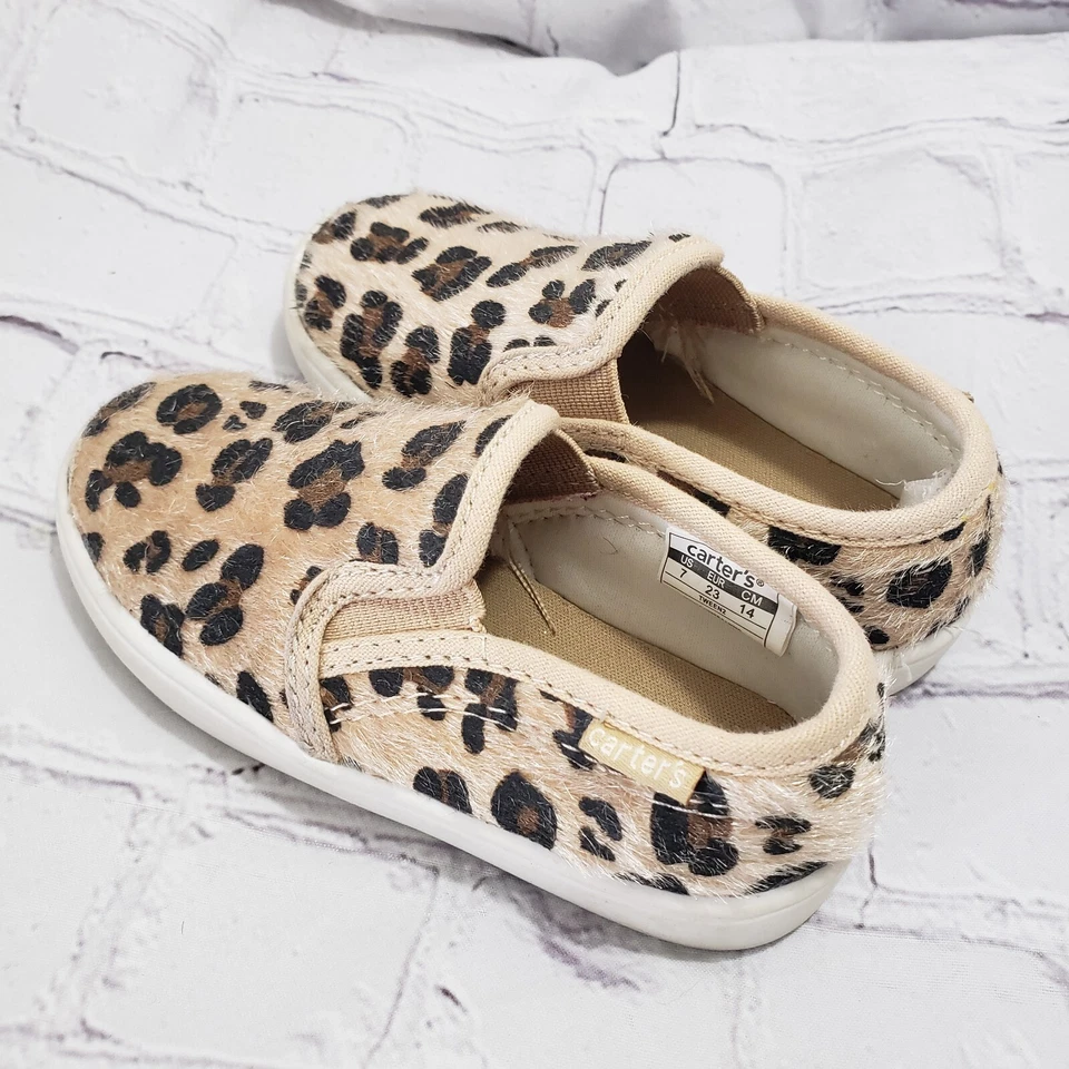 Zapatillas sin cordones Carters con estampado de leopardo pelo de becerro niño pequeño 7 estampado de animales Foto 3 de 4