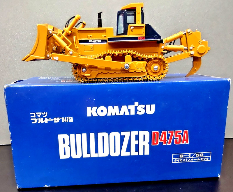 REPLICARS KOMATSU BULLDZER D475A w/ RIPPER 1/50 DIECAST