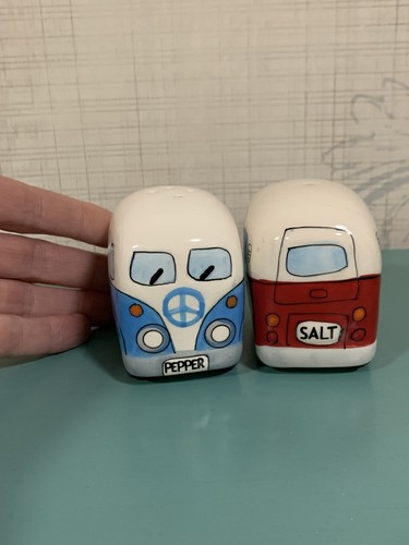 Vintage VW Bus Campervan Salt & Pepper Shakers Ceramic Red and Blue 2,5"x 2" - Bild 6 von 8