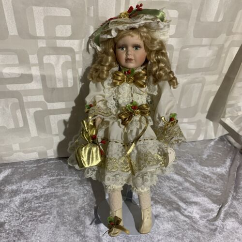 Porcelain Doll HOLLY Christmas Doll Leonardo Collection - Picture 2 of 9