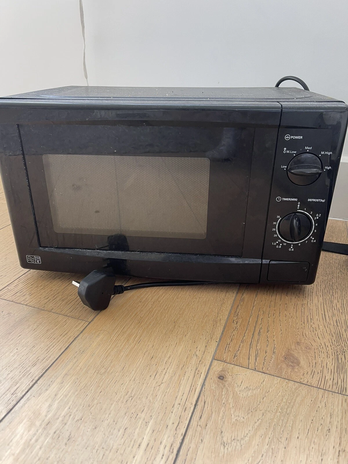 Microwave Oven (GH)