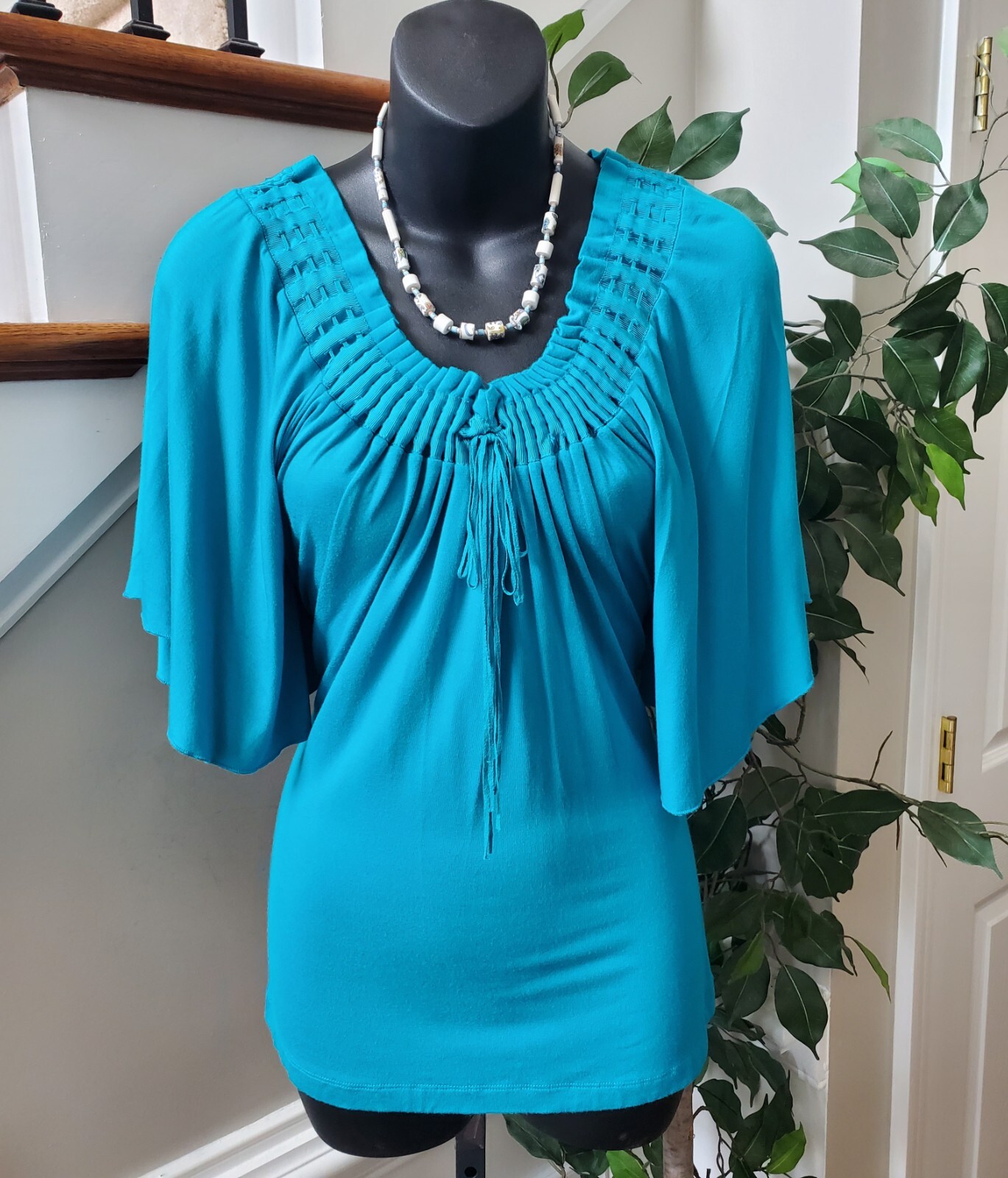 Cable & Gauge Blue Solid Polyester V-Neck Short S… - image 1