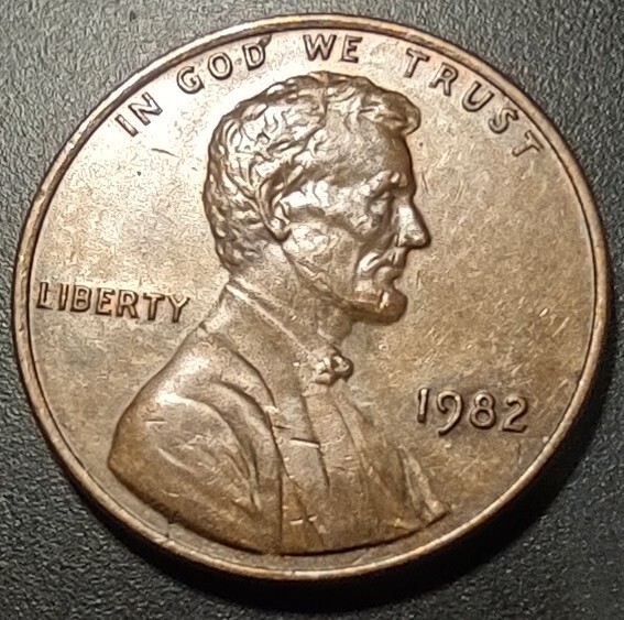 1982 P Lincoln Memorial Cent Small Date Copper 3.06 g Doubled 