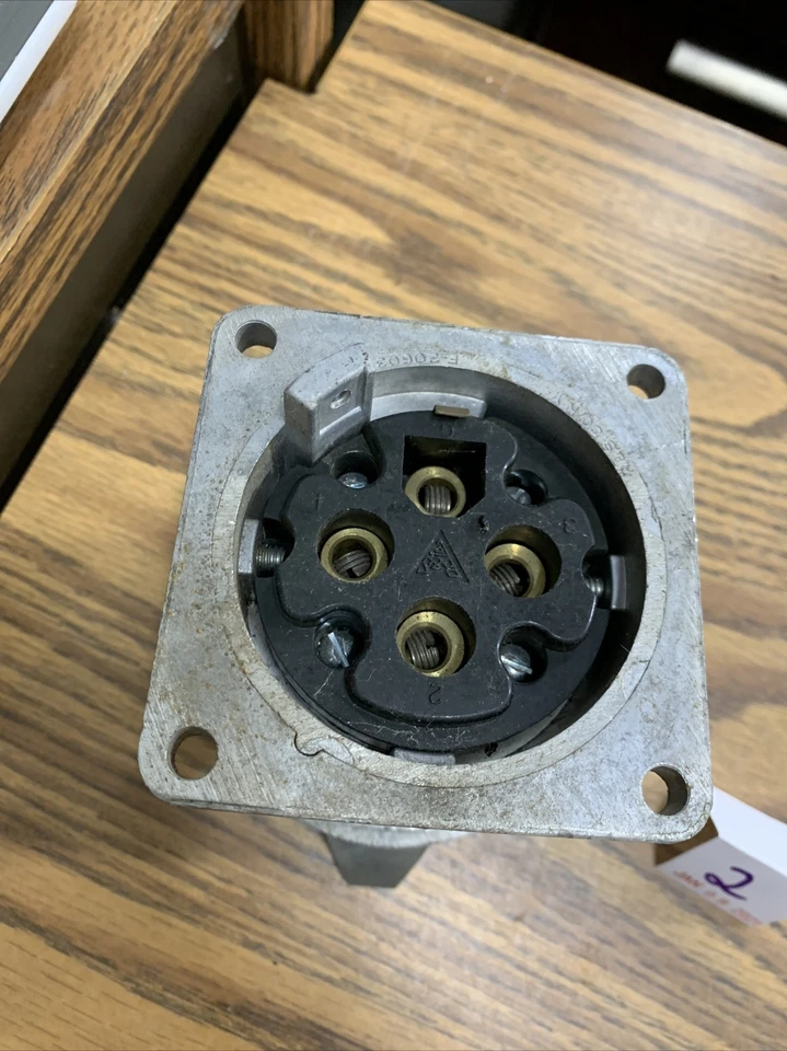 Russell Stoll 3124 Plug 60A 480VAC , 250V AC-DC - Image 2 of 4