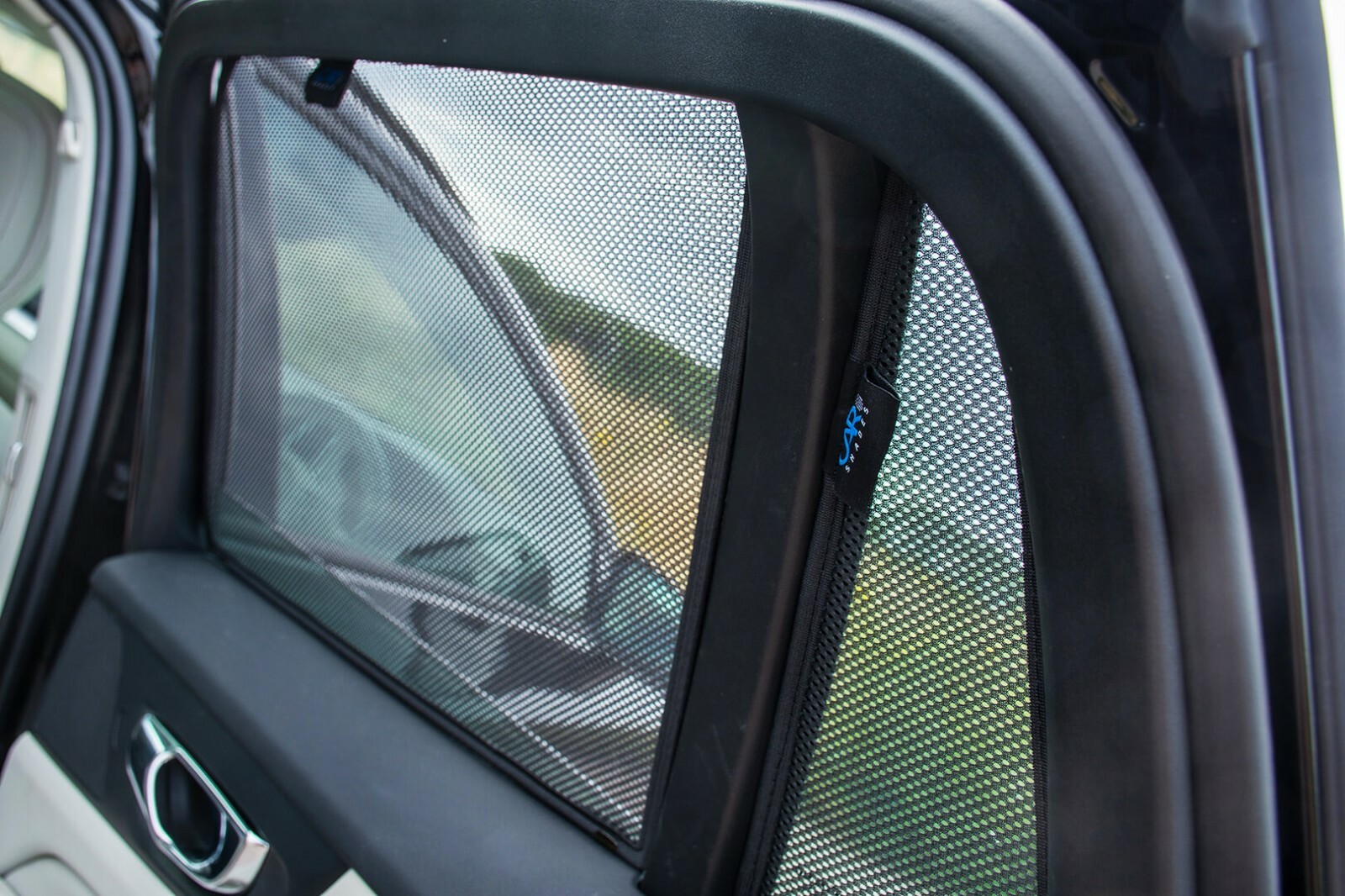 Volvo V60 Estate 2019> CAR SHADES UK TAILORED UV SIDE WINDOW SUN BLINDS