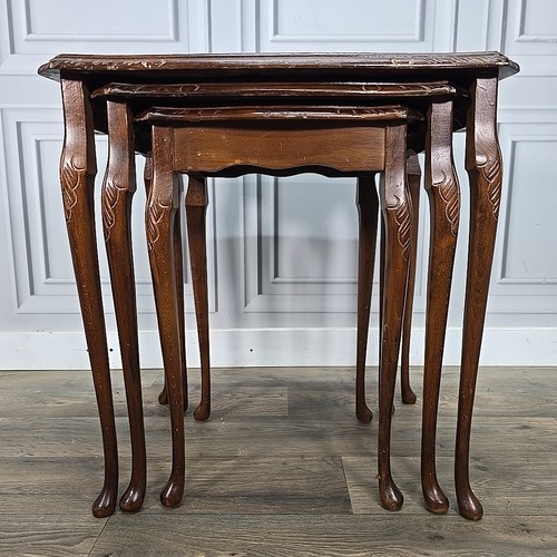 Antique Vintage Queen Anne Carved Wooden Nest Of 3 Tables - Glass Leather Tops - Picture 6 of 24