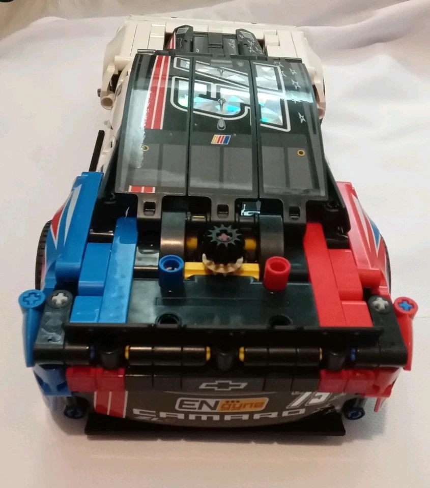 LEGO Technic 42153 NASCAR Next Gen Chevrolet Camaro ZL1, photo 2 of 5