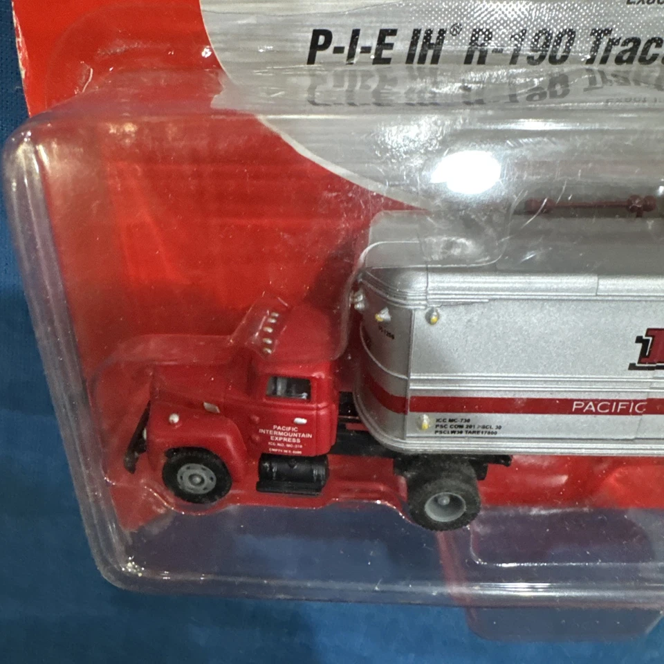 Mini Metals HO Scale PIE R-190 Semi-Tractor/32' Trailer Set - Image 3 of 4